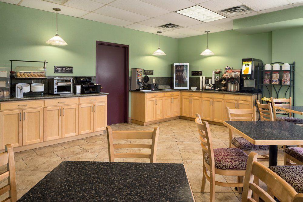 Days Inn By Wyndham Leamington Extérieur photo