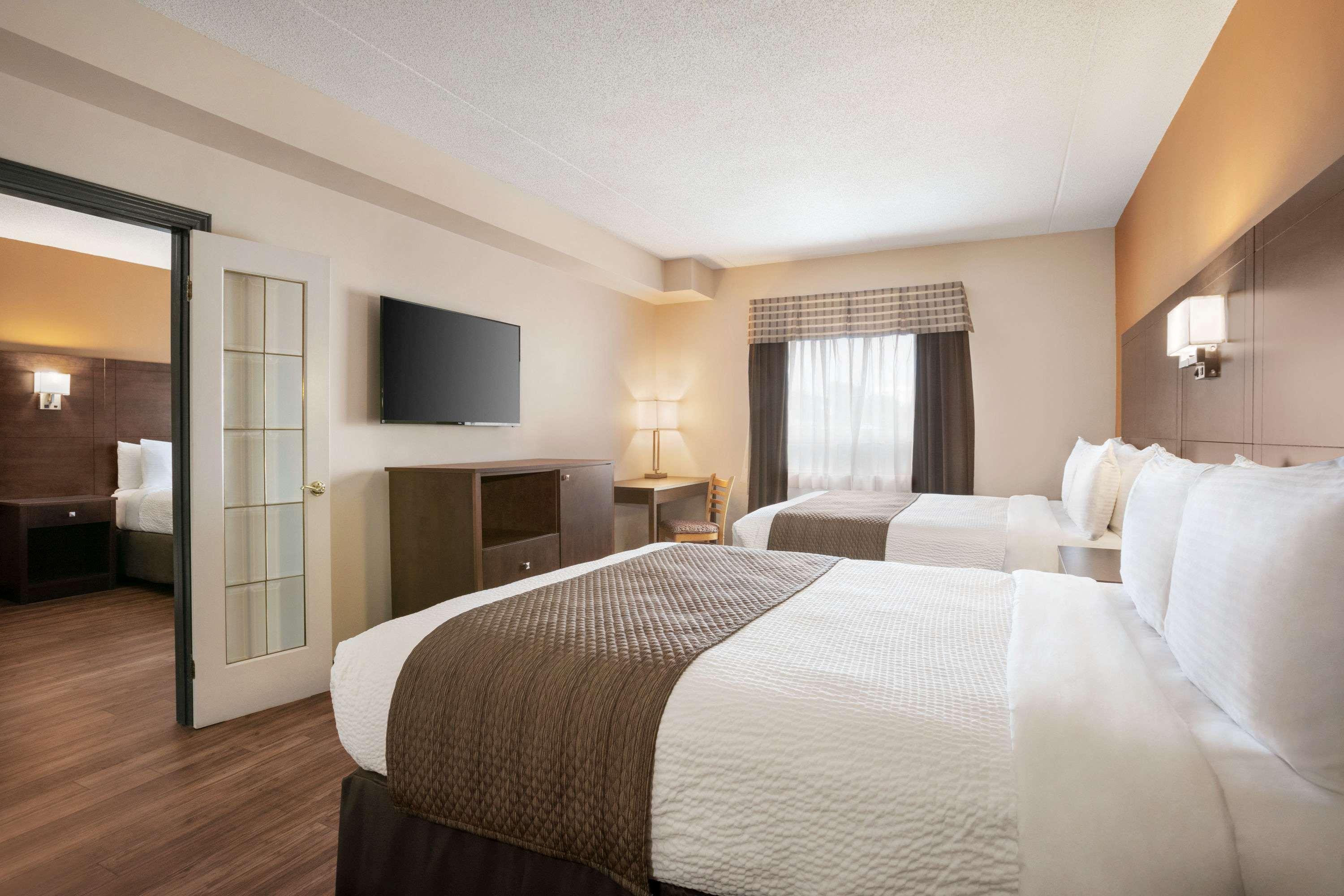 Days Inn By Wyndham Leamington Extérieur photo