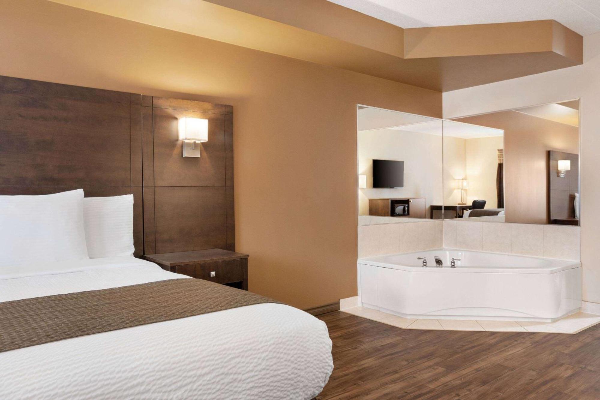 Days Inn By Wyndham Leamington Extérieur photo