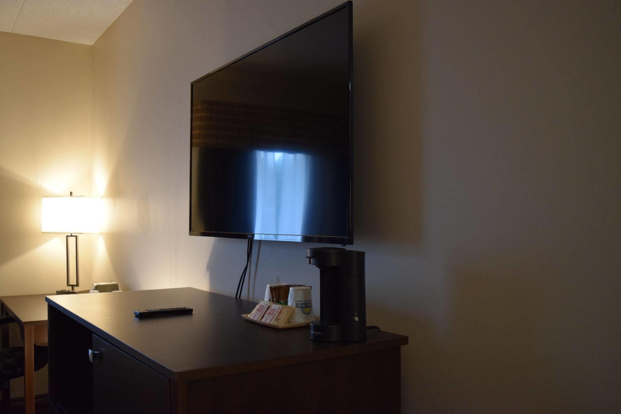 Days Inn By Wyndham Leamington Extérieur photo