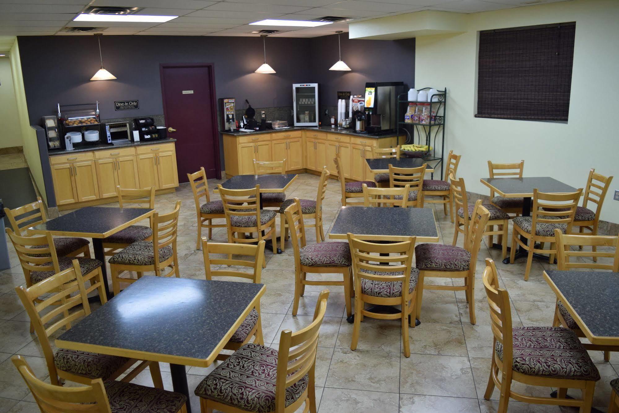 Days Inn By Wyndham Leamington Extérieur photo