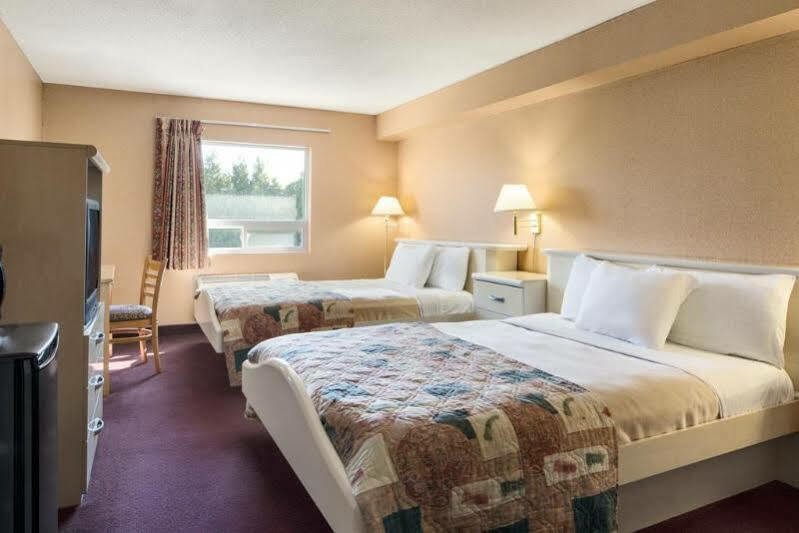 Days Inn By Wyndham Leamington Extérieur photo