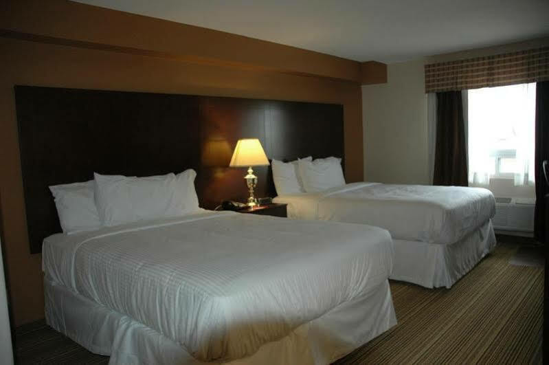 Days Inn By Wyndham Leamington Extérieur photo
